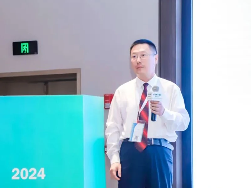 何琨